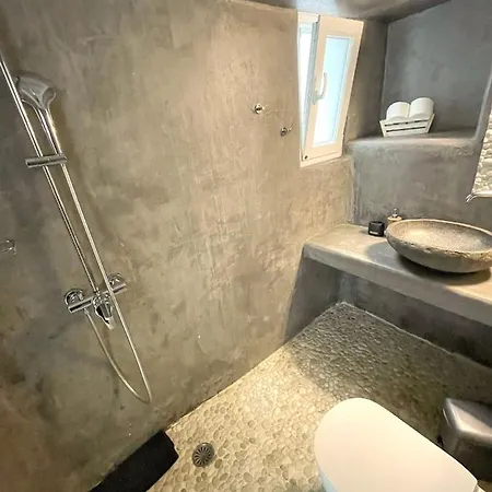 레프터리스 2* Mykonos Town