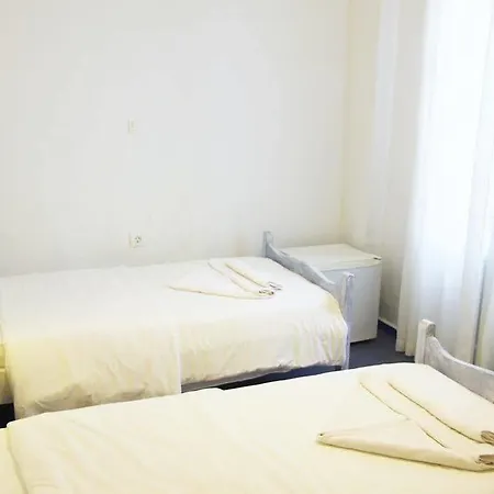 레프터리스 Mykonos Town